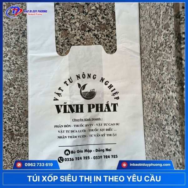 bọc xốp siêu thị hai quai in logo