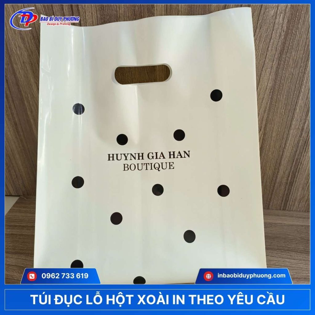 Túi đục lỗ hột xoài chấm bi đựng quần áo cho shop ở Cần Thơ 