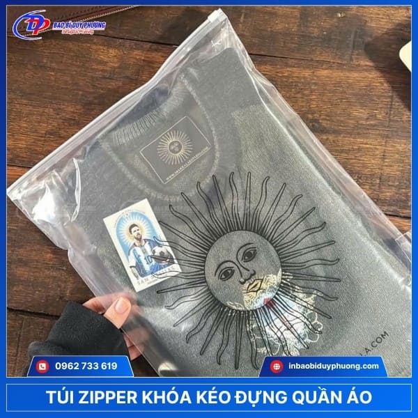 Túi zipper đựng áo có khóa in logo